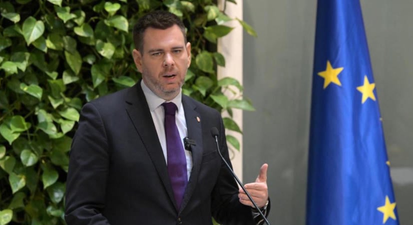 Vitézy bejelentette: ötször annyi pénz jut az utak felújítására, mint Orbánék idején