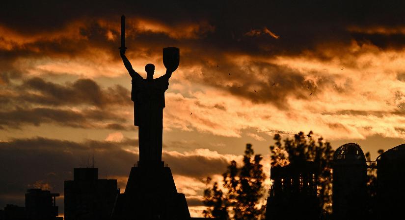 Как Запад разваливает Украину?