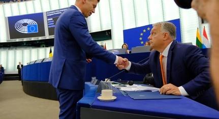 Medián: Magyar Péter vezeti a népszerűségi listát, Orbán Viktor elutasítottsága tovább nőtt