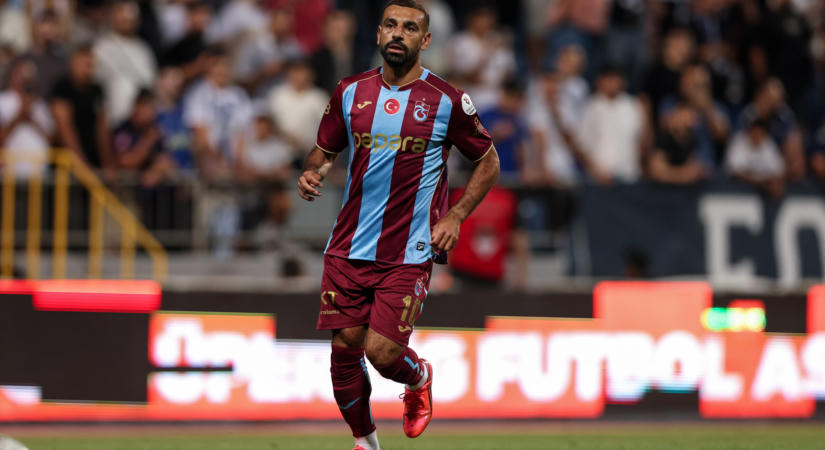 „Micsoda szégyen!” – brutálisan nekiment Szalahnak az algériai kommentátor a Trabzonspor miatt