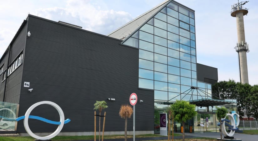 Közel 10 ezer eszköz hiányzik a közmédiából, 2,1 milliárd forintos ügyben tesz feljelentést a vezetés