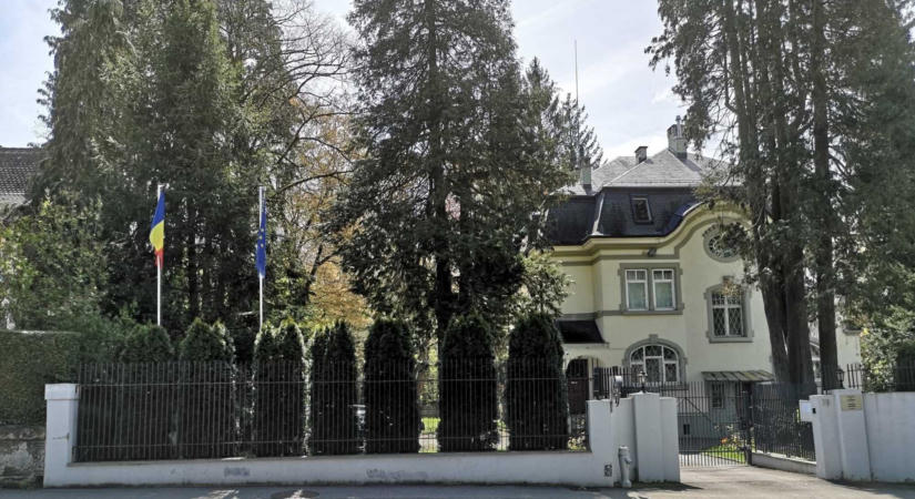 Gyújtószerkezet kapott lángra Románia svájci nagykövetsége mellett, a járdán