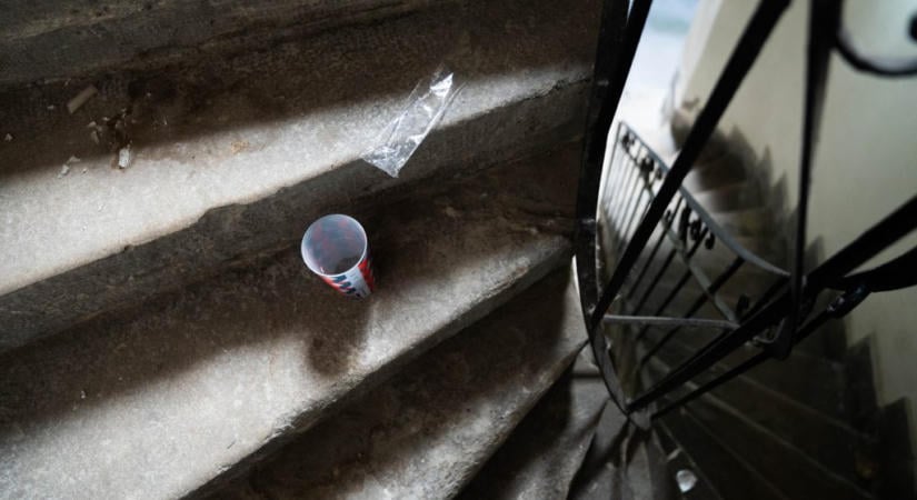 „Nők félnek a társasház lépcsőjén reggel munkába menet” – eddig csak tűzoltásra futotta a budapesti utcákon