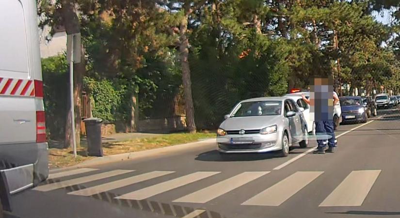 Itt vannak a fotók a balesetről, ami jó nagy torlódást okozott a megyeszékhelyen