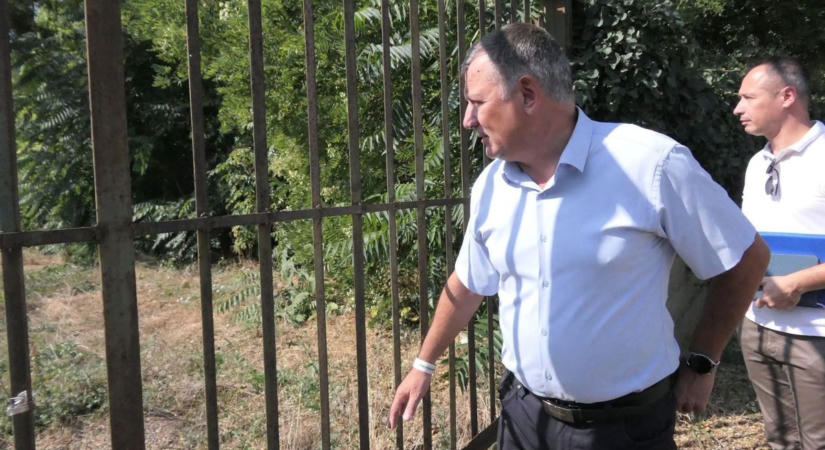 Hamarosan megnyílhat az új parkoló az abonyi vasútállomásnál