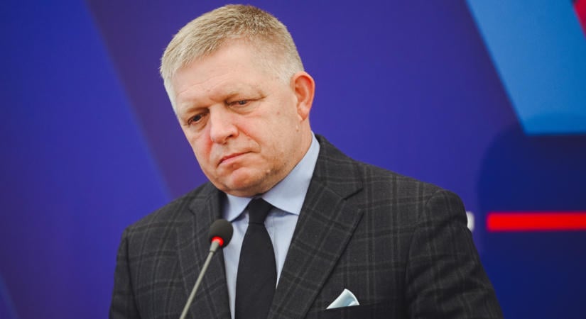 Kitört a botrány a meztelen Trump-szobor miatt: Robert Fico azonnali lépést követel az Európai Parlamenttől