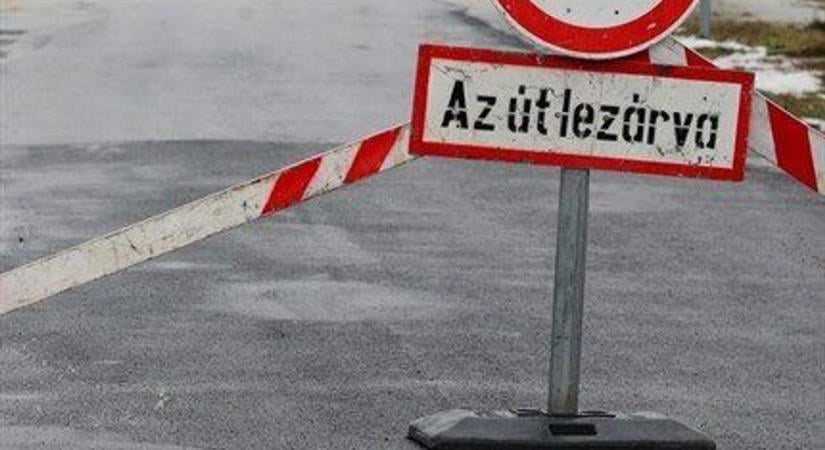 Robbanótesteket találtak Baján, teljes útlezárást rendeltek el a kereszteződésnél!