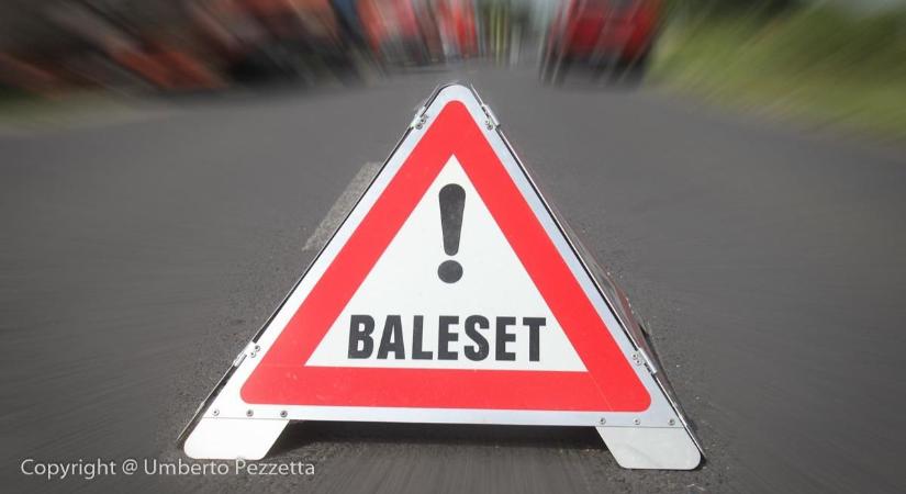 Árokba hajtott egy jármű a 86-oson Zalabaksánál