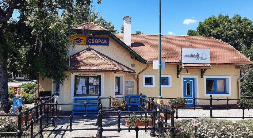 Romantikusan takarékoskodnak ebben a balatoni étteremben – gyertyafényre váltanak Csopakon