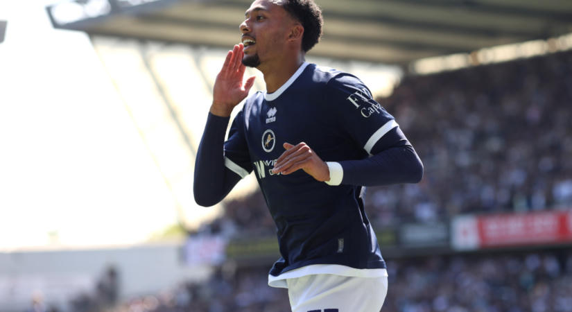 Hivatalos: Femi Azeez a Millwall után a Brighton játékosa lett