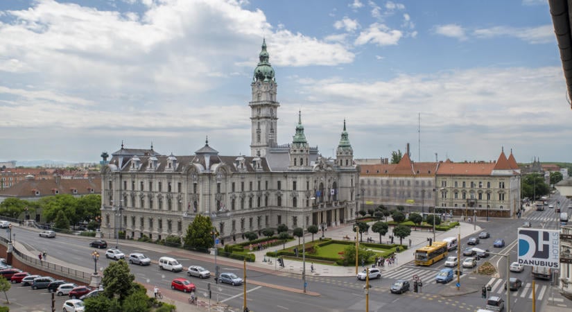 Ez már a vég Győrben? Darabjaira hullott a Fidesz frakció Győrben