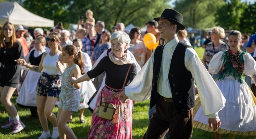 Változatos majálisi programok: van olyan település, ahol még rodeót is tartanak!