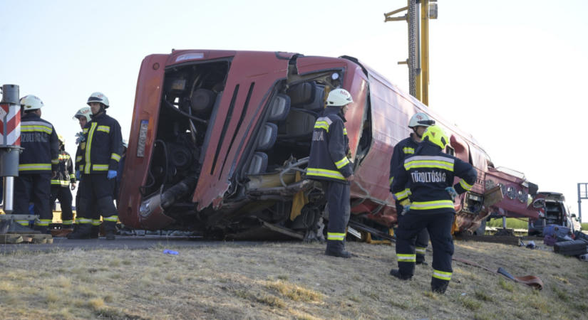 Megrázó részleteket árultak el a lengyel buszbaleset túlélői: így történt a tragédia az M3-ason