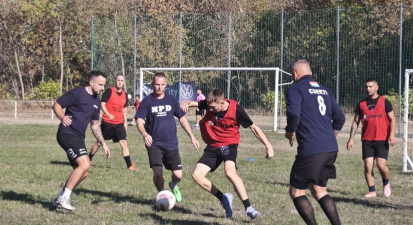 Roma rendőrök csapatai feszültek egymásnak a falu focipályáján – a somogyiak nyertek (galéria)