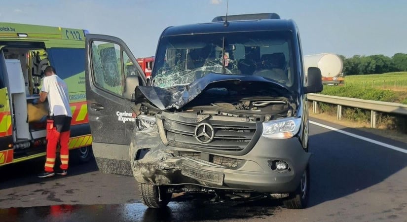 Halálos baleset az M3-ason: elsőbbségadás elmulasztása miatt ítélték el a sofőrt - fotók