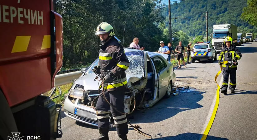 Beszorult autójába egy sofőrt Kárpátalján