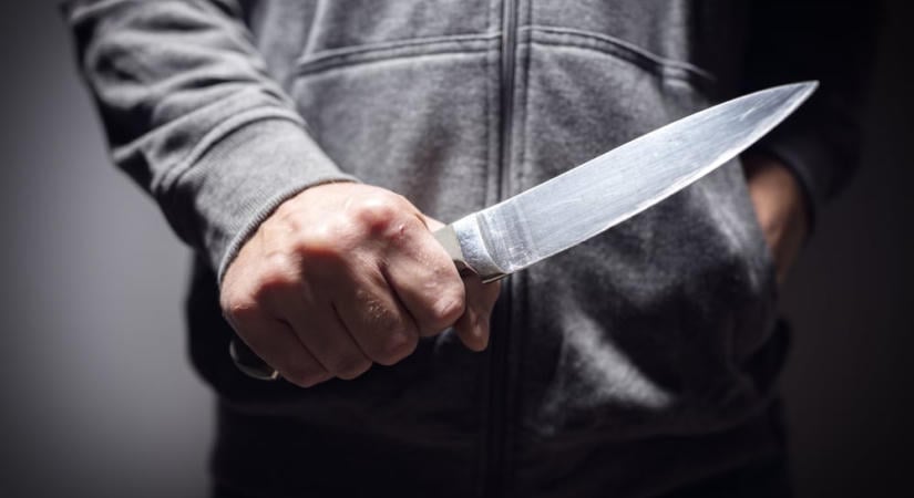 Megkéselte tanárát egy 13 éves fiú – élőben közvetítették a támadást