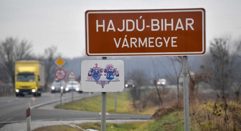 Nem mindenhol cserélik le a vármegye táblákat