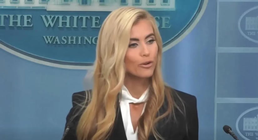 Bakiparádé a Fehér Házban: Trump új szóvivője már az első sajtótájékoztatóján felsült