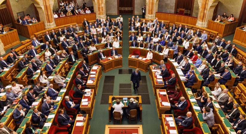 Elfogadta az Országgyűlés „a júliusi adócsomagot”
