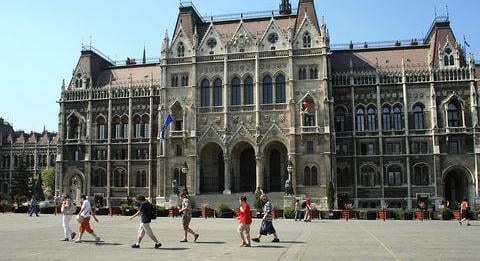 Törvénygyár az Országgyűlésben: az aranyszínű sárgaságtól a Bászna-ügy kárrendezéséig
