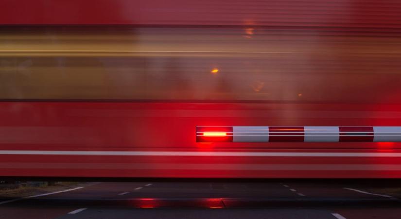 Elsodort a vonat egy embert Vecsésen, ám ezután felállt és elhagyta a helyszínt