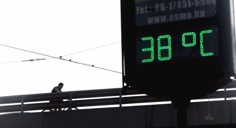 Újabb fokozatra kapcsol a hőség, kedden 38 fok is lehet