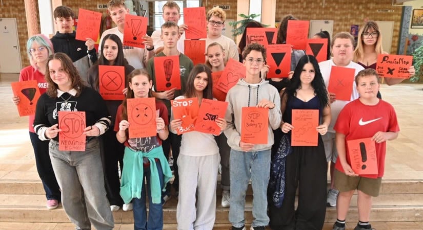 Piros lapot mutattak az iskolai bántalmazásnak a Győr-Moson-Sopron megyei diákok - fotók