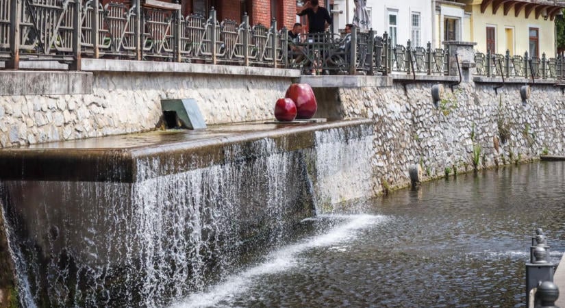 Miskolcon jártunk az alpesi tó mellett