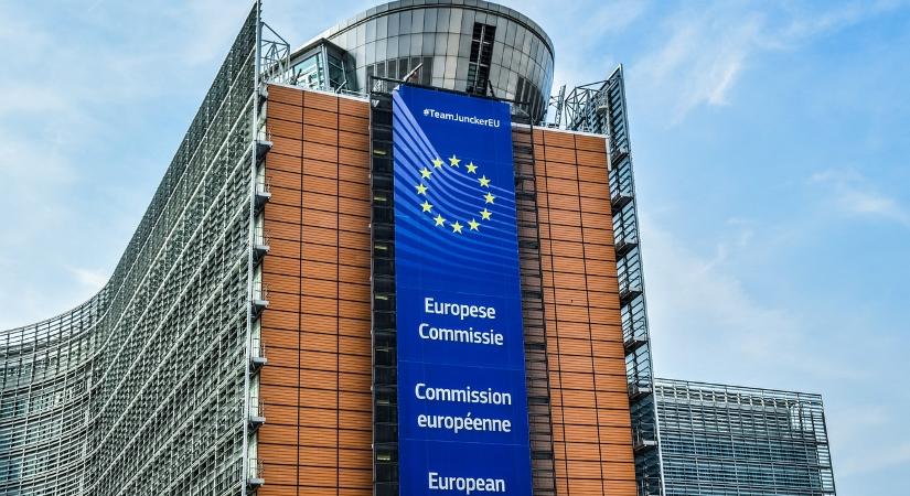 Az Európai Bizottság intézkedéseket javasol a hazai energiára való áttérés felgyorsítására