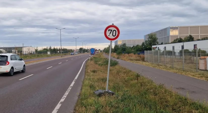 Hamis sebességkorlátozással verték át az autósokat, aratott a traffipax