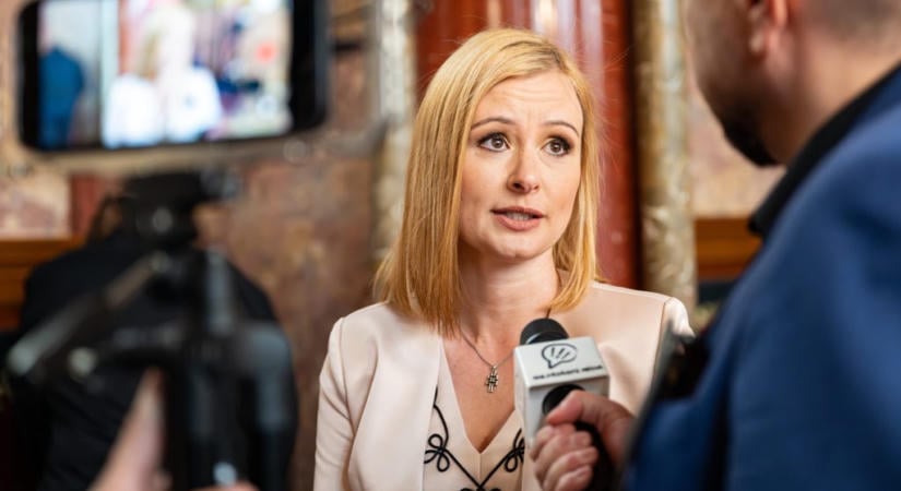 Dúró Dóra listázni kezdte azokat a szereplőket, akik a független médiából mentek át a kormányhoz dolgozni