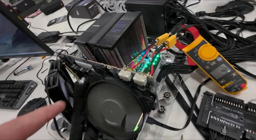 Rendhagyó megoldást találtak a GeForce RTX 5090 megolvadó tápcsatlakozójára – Ráforrasztották a tápkábelt a NYÁK-ra