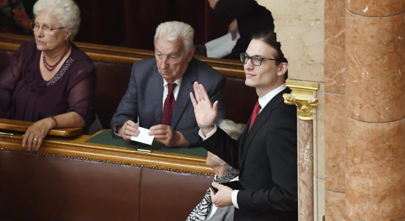 Családban maradt: Orbán Gáspár úgy járt el az afrikai delegációval, mintha a kormányt képviselné