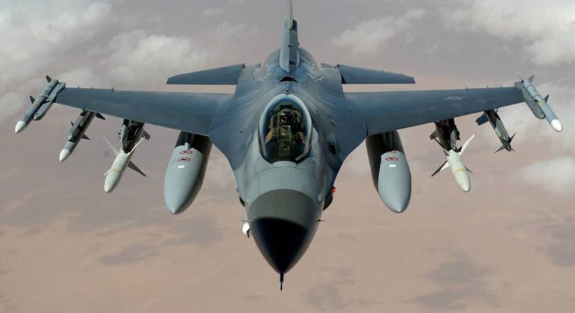 Belgium három F-16-os vadászgépet szállít Ukrajnának még az év vége előtt