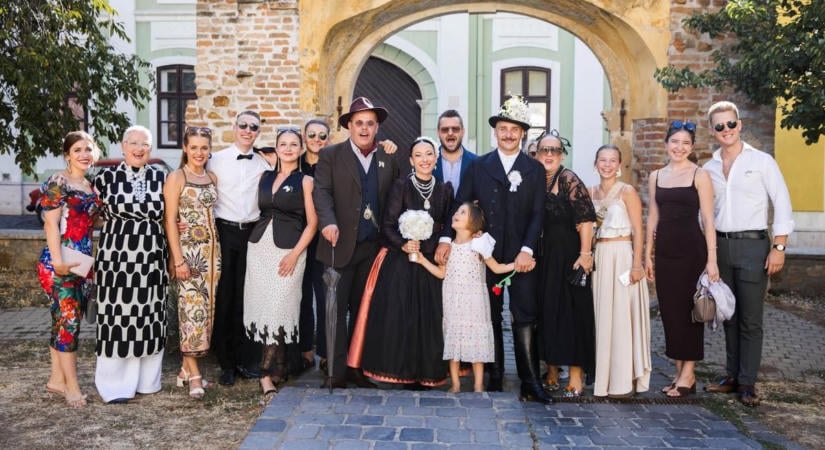 Táncparketten szárba szökkent szerelemből lakodalom - fotók