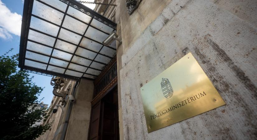 Itt a féléves hiány: 80 százalék, 3382 milliárd forint