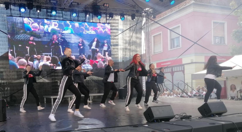 Beindult az ősz legnagyobb bulija Gyöngyösön: még a TikTok sztárséfje is itt főzött – fotók, videó