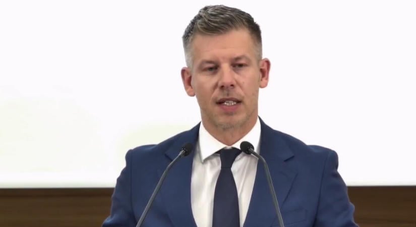 Magyar Péter reagált a mentelmi joga felfüggesztésére irányuló ügyészségi kérésre