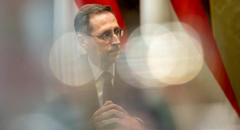 Nem mentek el a fideszes és KDNP-s tagok a gazdasági bizottság ülésére, ahol a tiszások támogatták az MNB beszámolóját