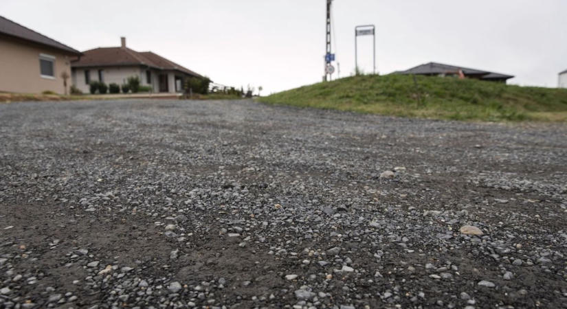 Ezért is inoghat Lőrincz Viktória széke: nem vár tovább a megyei jogú város a minisztérium segítségére, belekezd az azbesztmentesítésbe – „A kormány cserben hagyta a szombathelyieket”