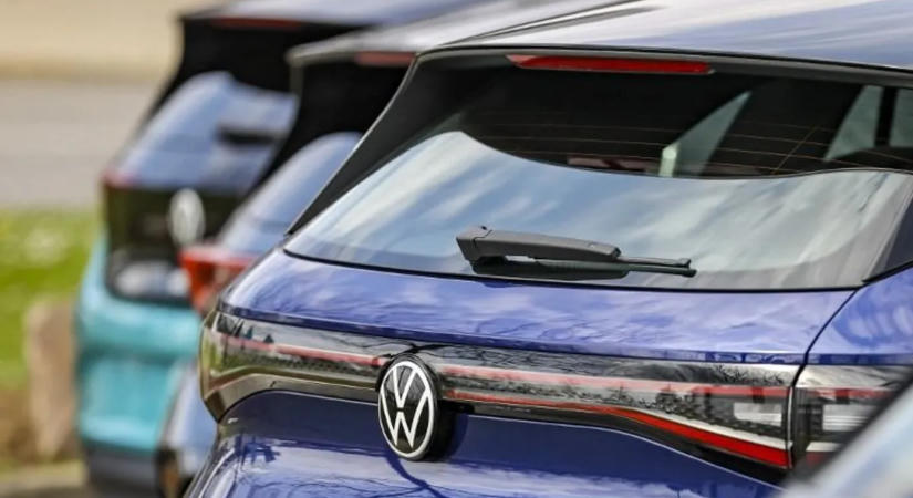 Eltűnhet egy népszerű autómárka: drámai döntésre készül a Volkswagen