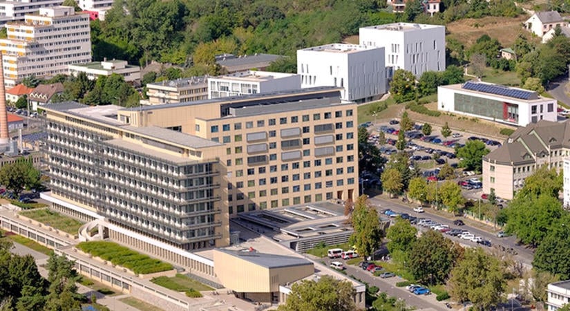 7,3 milliárd forint a pécsi Klinikai Központ adóssága