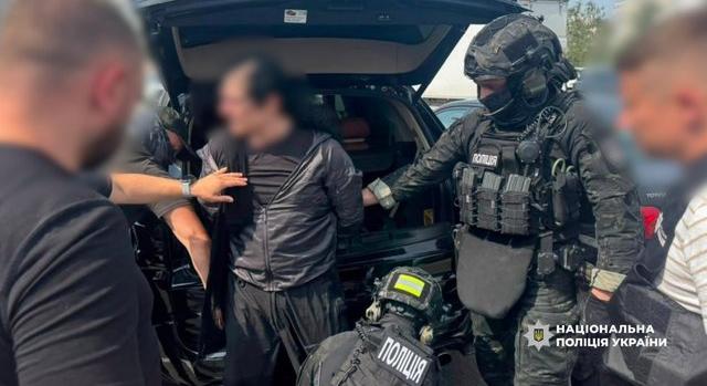Húsz év bujkálás után elfogtak egy Interpol által körözött örmény férfit Kijevben