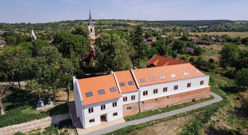 Szent István és Szent László nyomában: újjászületett a szentjobbi apátság