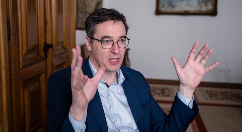 Karácsony: Van-e helye ennek a borzalomnak itt a Szabadság téren?