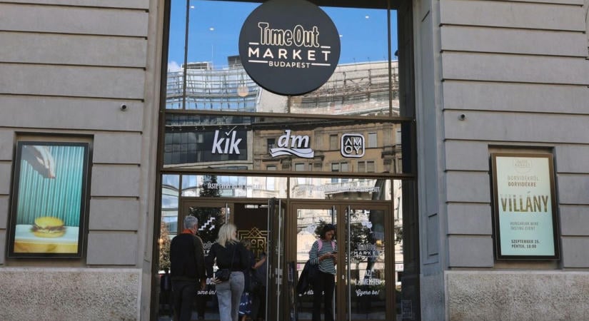 Megvalósul minden vendég álma: eltörli a szervízdíjat a Time Out Market Budapest – az ügyvezető elárulta, mi minden változott egy év alatt