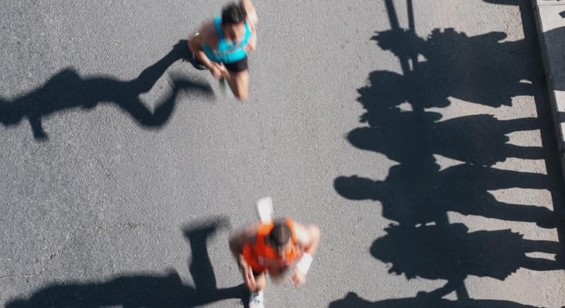 Összeesett egy futó az esztergomi félmaratonon