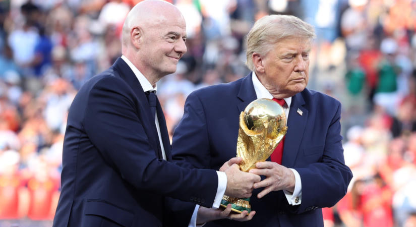 Infantino kemény üzenete a FIFA bírálóinak: „Meditáljanak, imádkozzanak vagy nézzenek focit a gyűlölködés helyett”