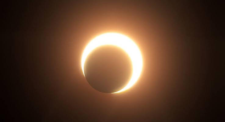 Részleges napfogyatkozás és Perseidák: különleges égi látványosság vár Szlovákiában